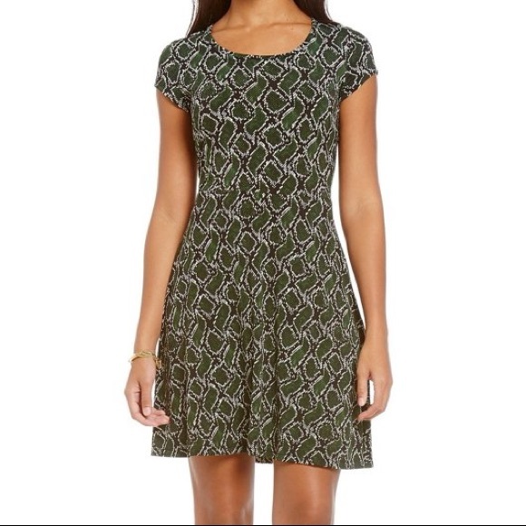 MICHAEL Michael Kors Dresses & Skirts - Michael Kors green snakeskin, short sleeve, skater dress, size small